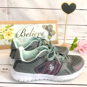 💕 U.S Polo sneakers 👟 💕 very good condition